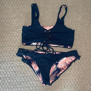 Billabong bathing suit size medium